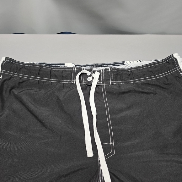 Mens hang ten black and white swim trunks size XXL - Picture 3 of 10